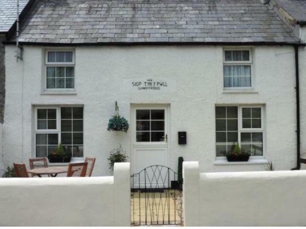 The Old Shop Villa Llandyfrydog Eksteriør billede